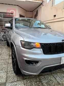 جیپ گراند شیرۆکی